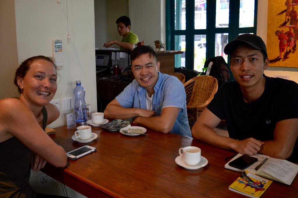 Pickled Tea Hostel Yangon Exteriör bild